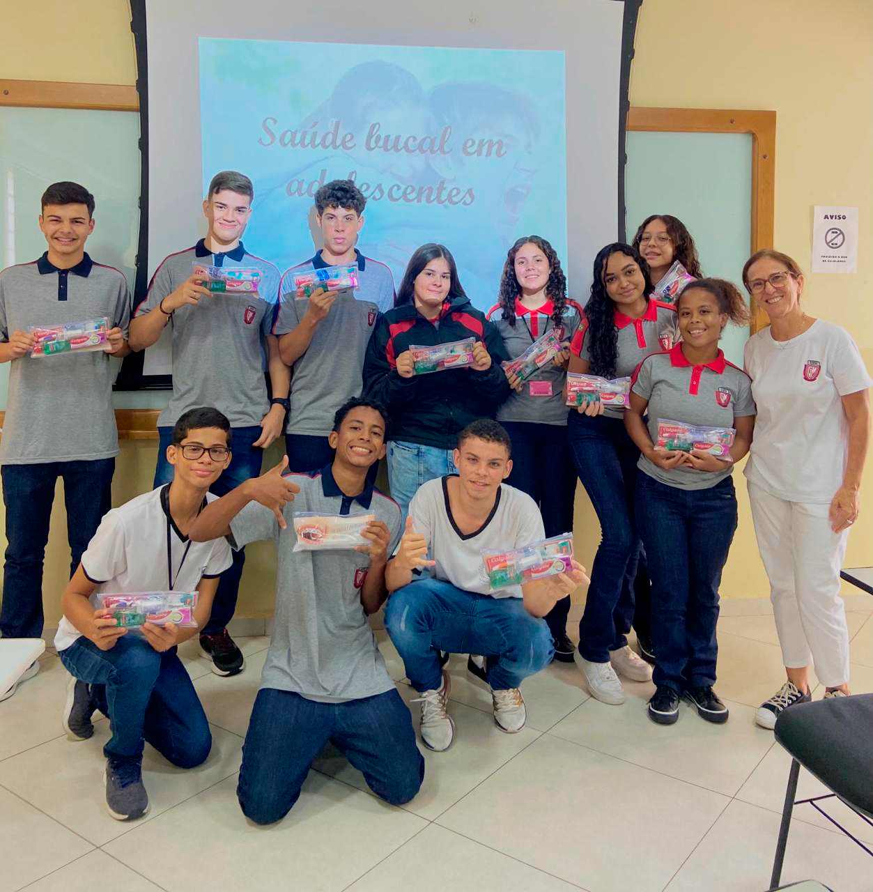 Imagem da notícia 'Programa PETE da Guarda Mirim de Rio Claro Promove Saúde Bucal em Adolescentes'