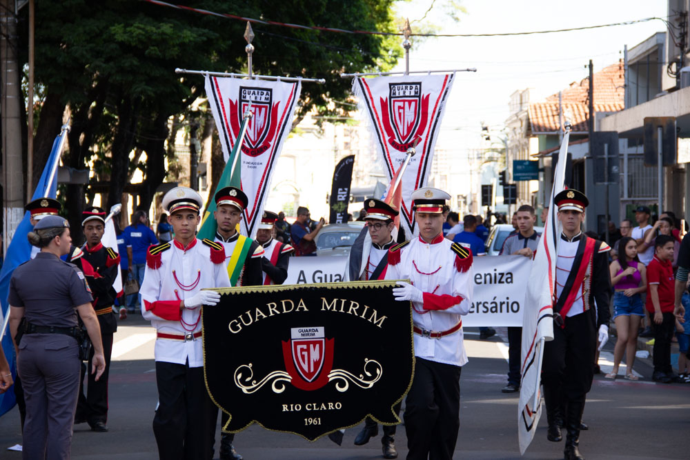 Imagem da notícia 'Guarda Mirim de Rio Claro Brilha no Desfile Cívico em Comemoração aos 197 Anos da Cidade'