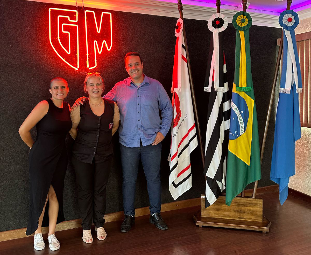 Imagem da notícia 'Guarda Mirim recebe a visita de vereador Ramires e Viviane (ex-GM)'