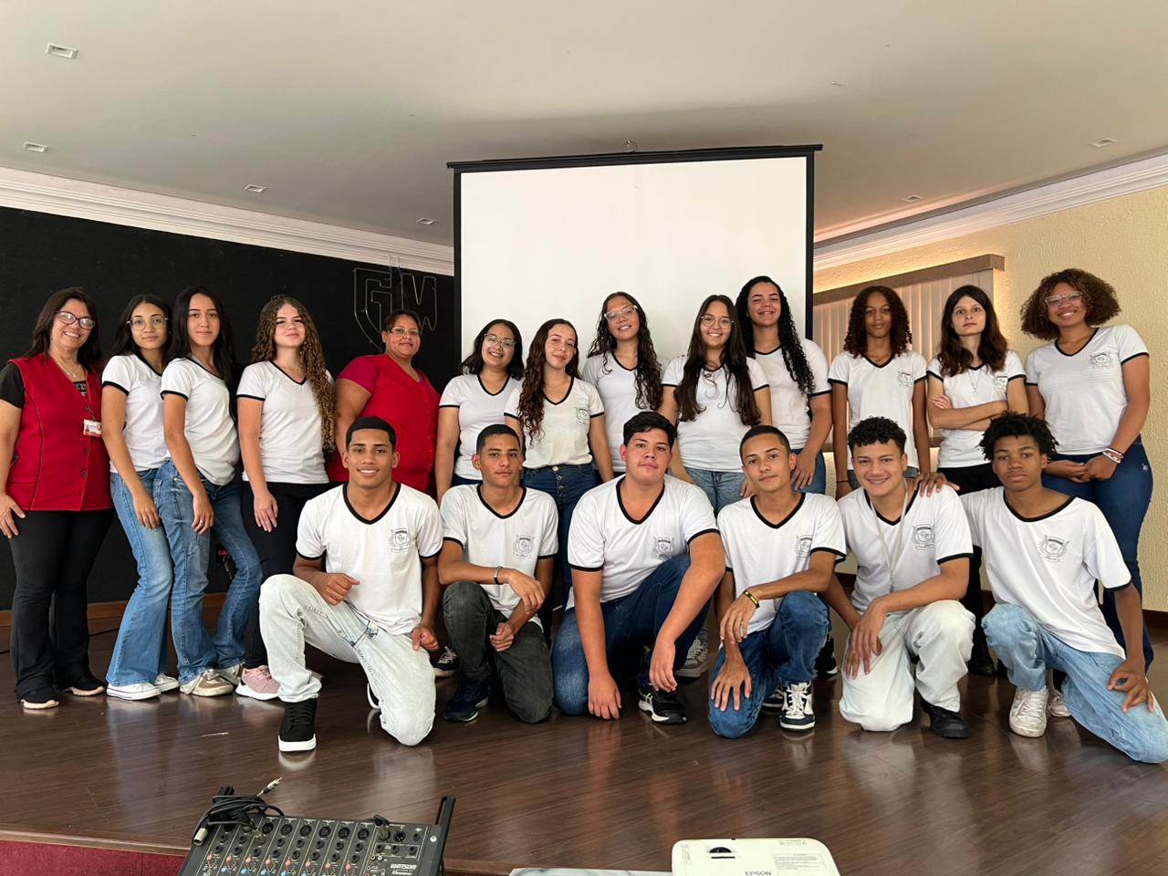 Imagem da notícia 'Alunos do CP 53 apresentam trabalhos sobre relações interpessoais'