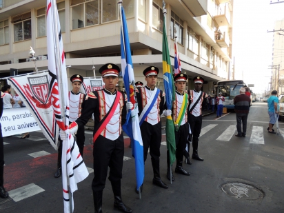 Imagem da notícia 'Desfile comemorativo aos 189 anos da cidade'